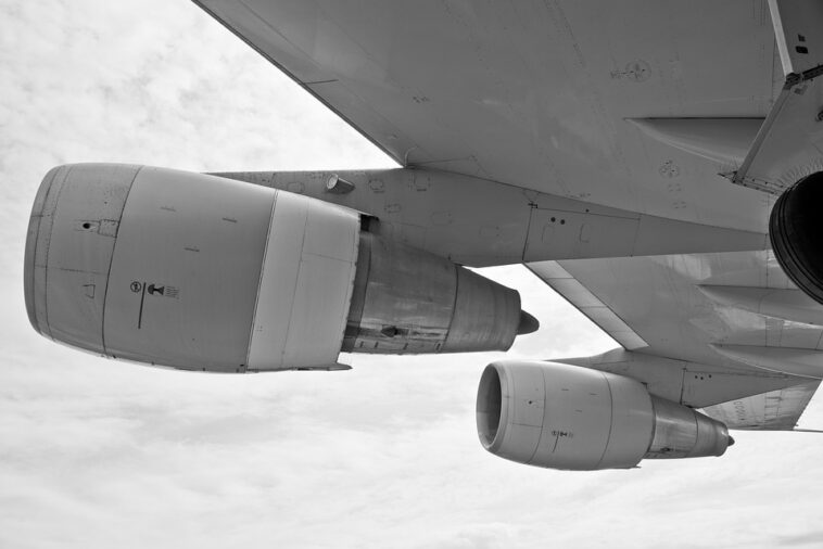 FAA extends significant flight cuts at Newark through October 2026